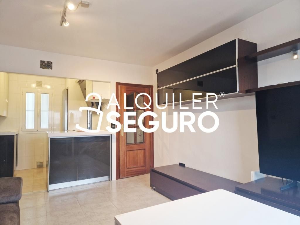 Pis de lloguer a Avenida del Doctor García Tapia, Marroquina