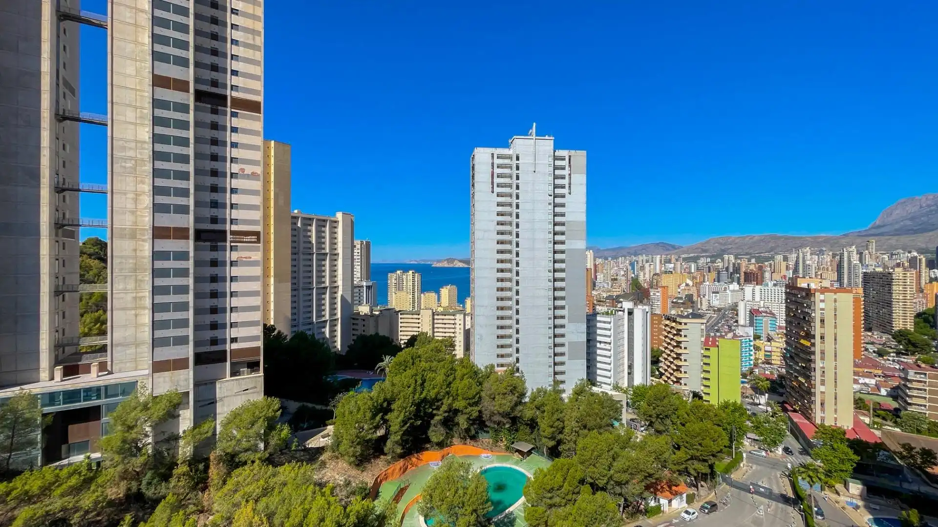 Exterior view of Apartments for rent in Benidorm  with Air Conditioner, Terrace and Furnished