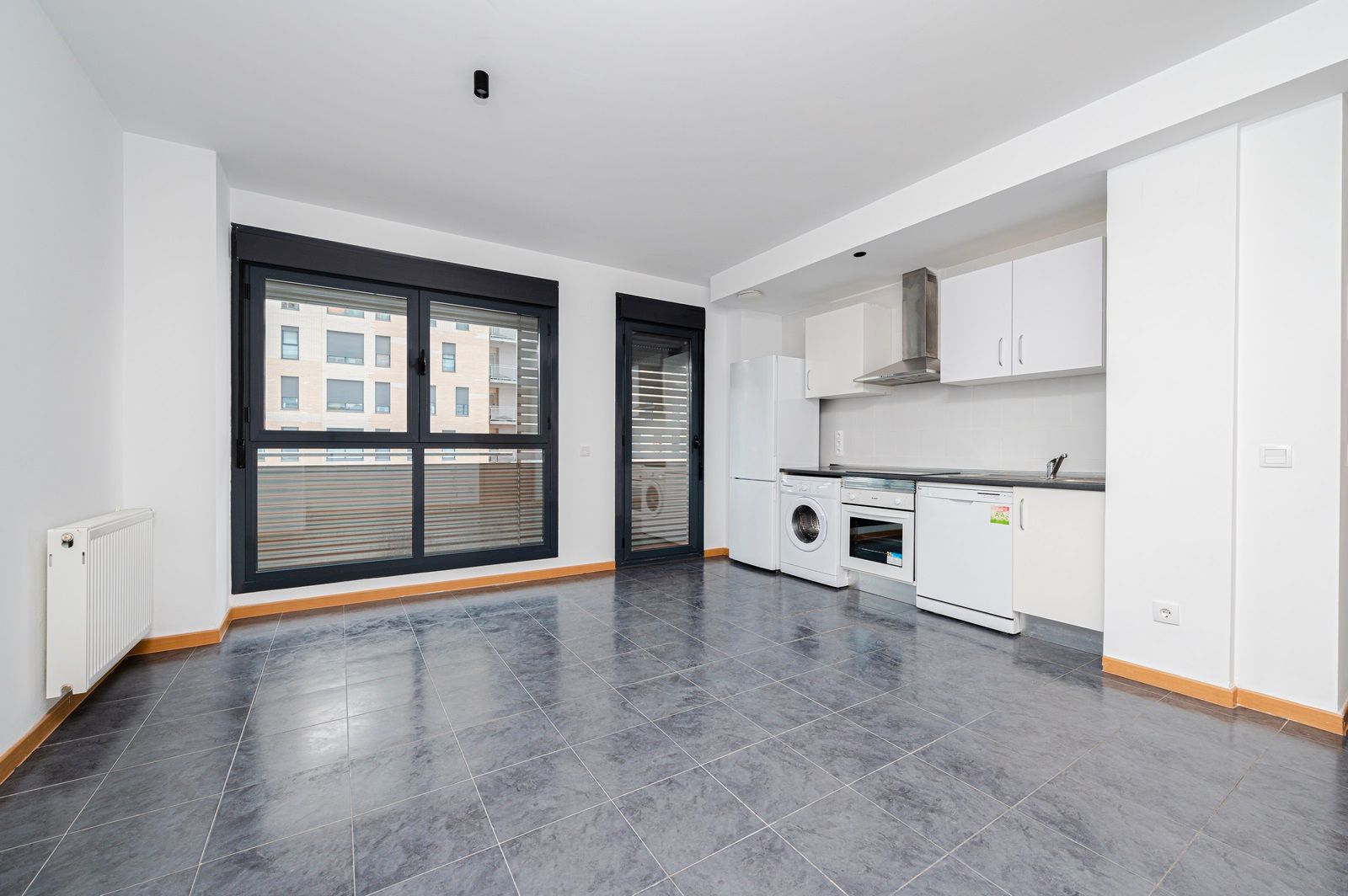 Kitchen of Flat for sale in Tres Cantos  with Parquet flooring, Terrace and Storage room