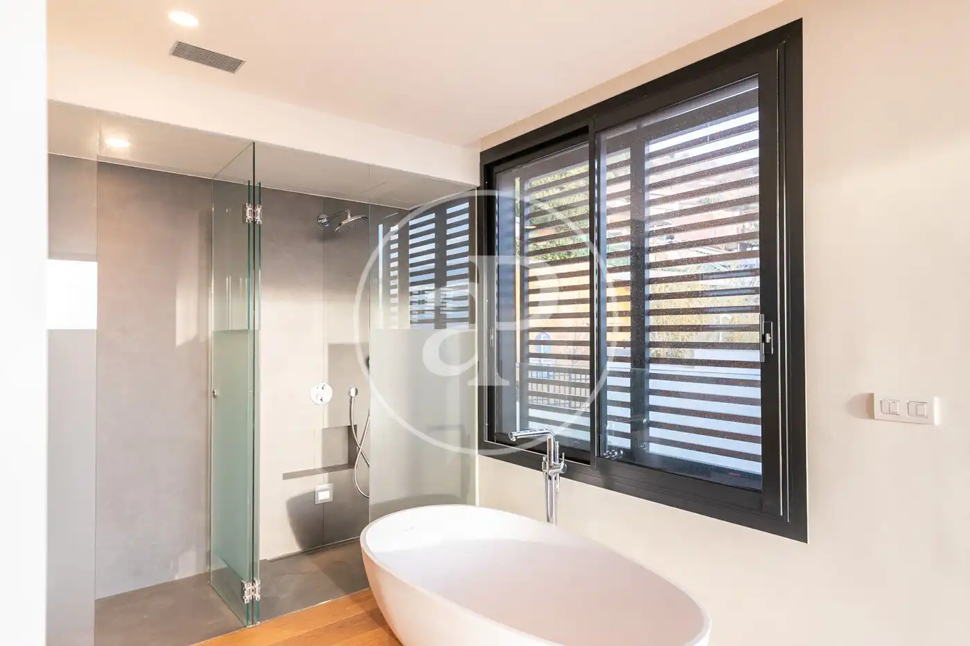 Bathroom of Flat for rent in Barcelona  with Air Conditioner, Heating and Private garden