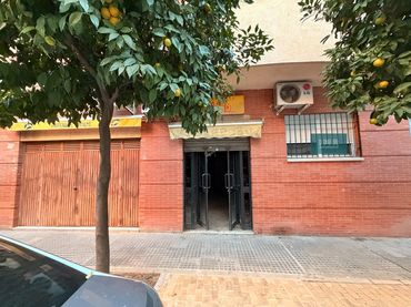 Local comercial en venda a Calle Esturión 39