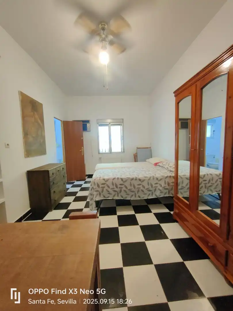 Dormitori de Casa o xalet en venda en El Viso del Alcor amb Aire condicionat, Jardí privat i Piscina