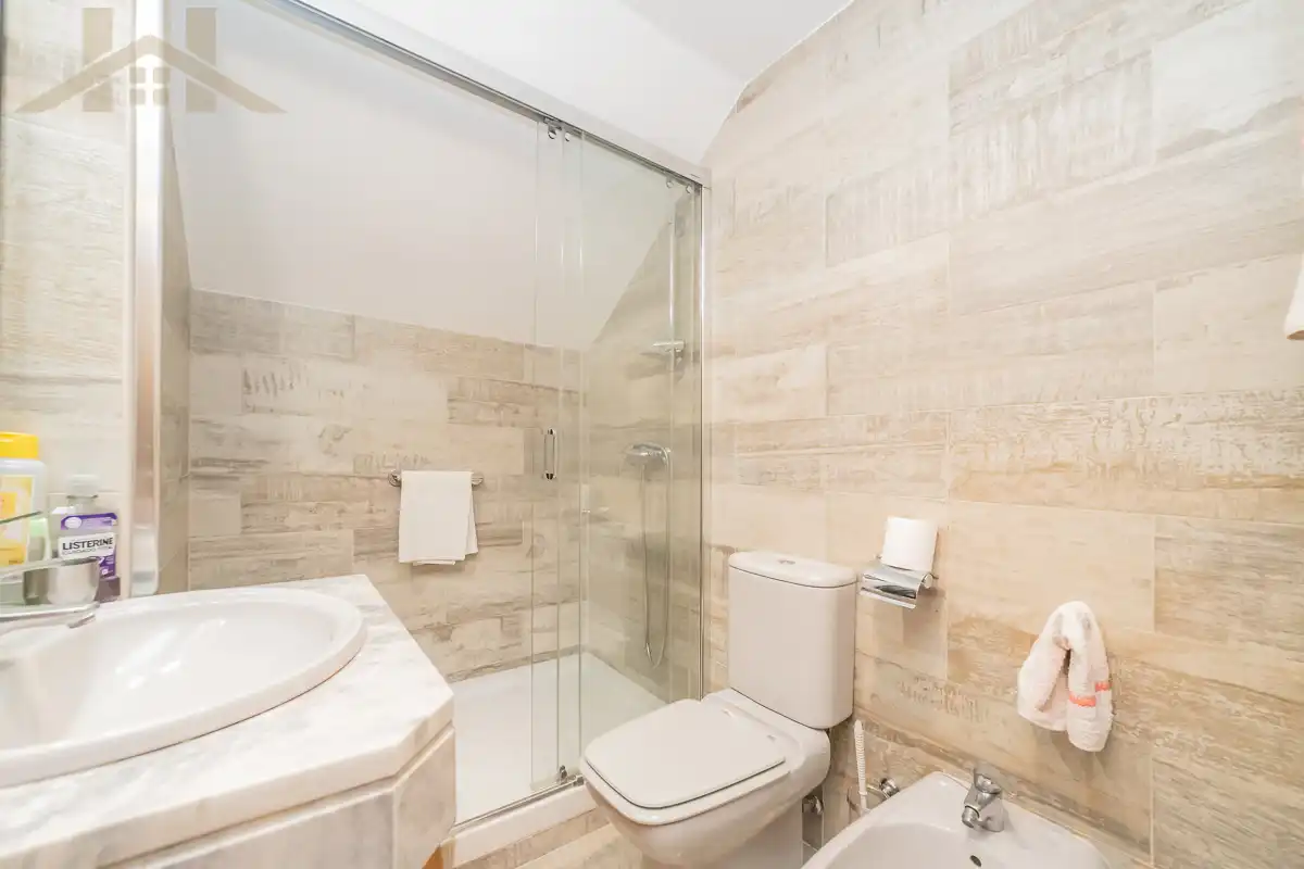 Bathroom of Attic for sale in Majadahonda  with Air Conditioner, Heating and Terrace