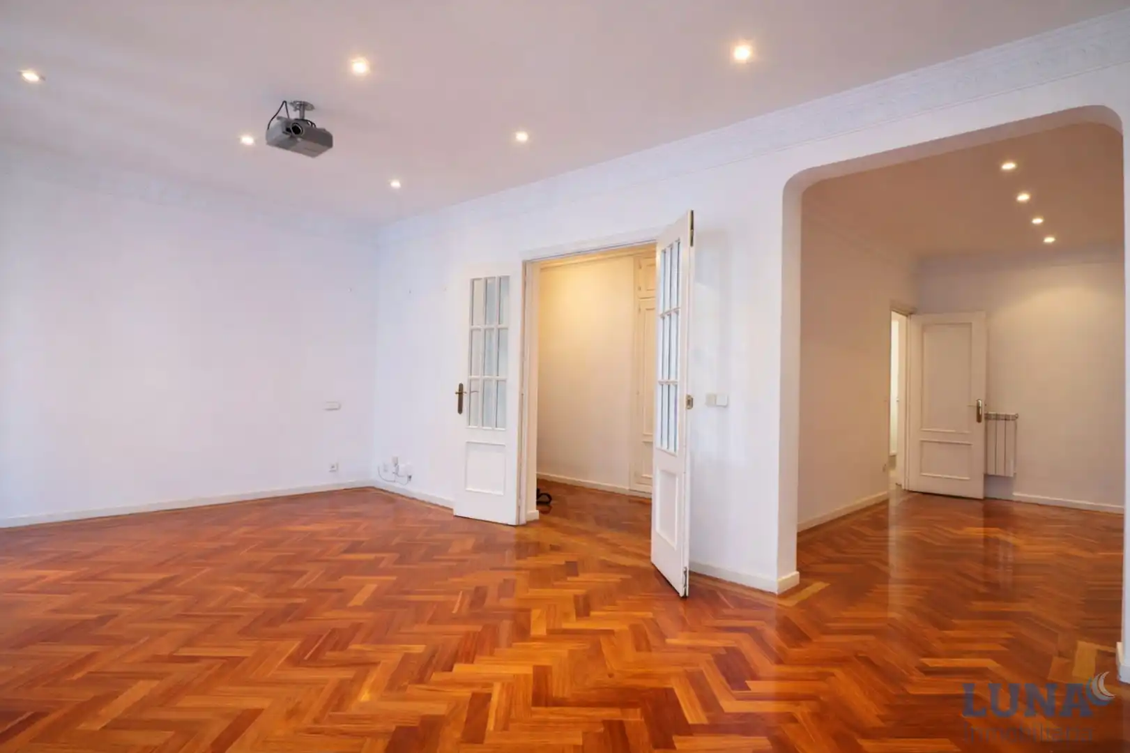 Wohnung zum Verkauf in Madrid mit Klimaanlage, Heizung und Parkett