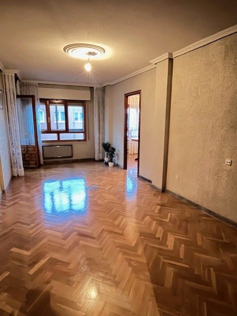 Dormitori de Pis en venda en Valladolid Capital amb Calefacció, Parquet i Terrassa
