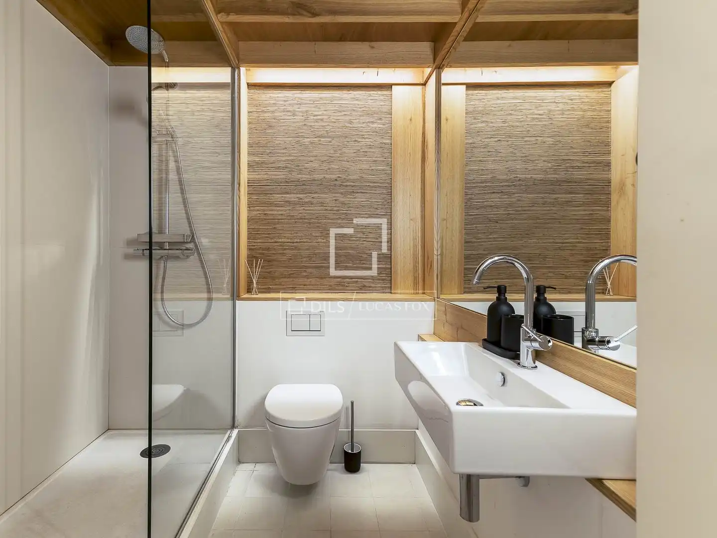 Baño de Piso en venta en Barcelona con Aire acondicionado, Calefacción y Parquet