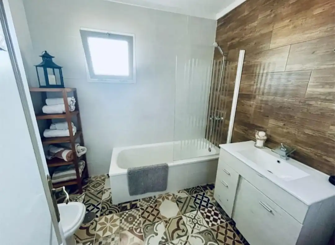 Bany de Casa o xalet en venda en Alhaurín de la Torre amb Aire condicionat, Calefacció i Terrassa