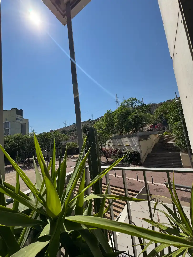 Vista exterior de Piso en venta en Barcelona con Calefacción, Amueblado y Horno