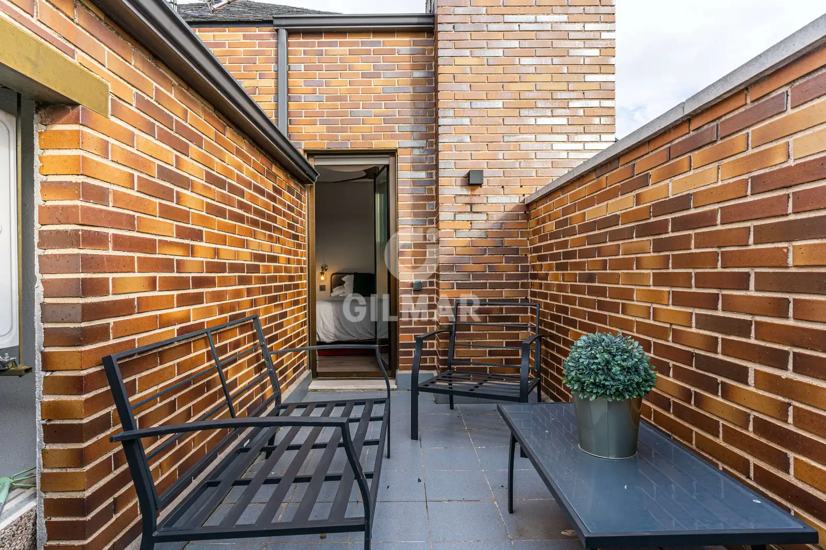 Terraza de Dúplex en venta en Boadilla del Monte con Calefacción, Jardín privado y Trastero