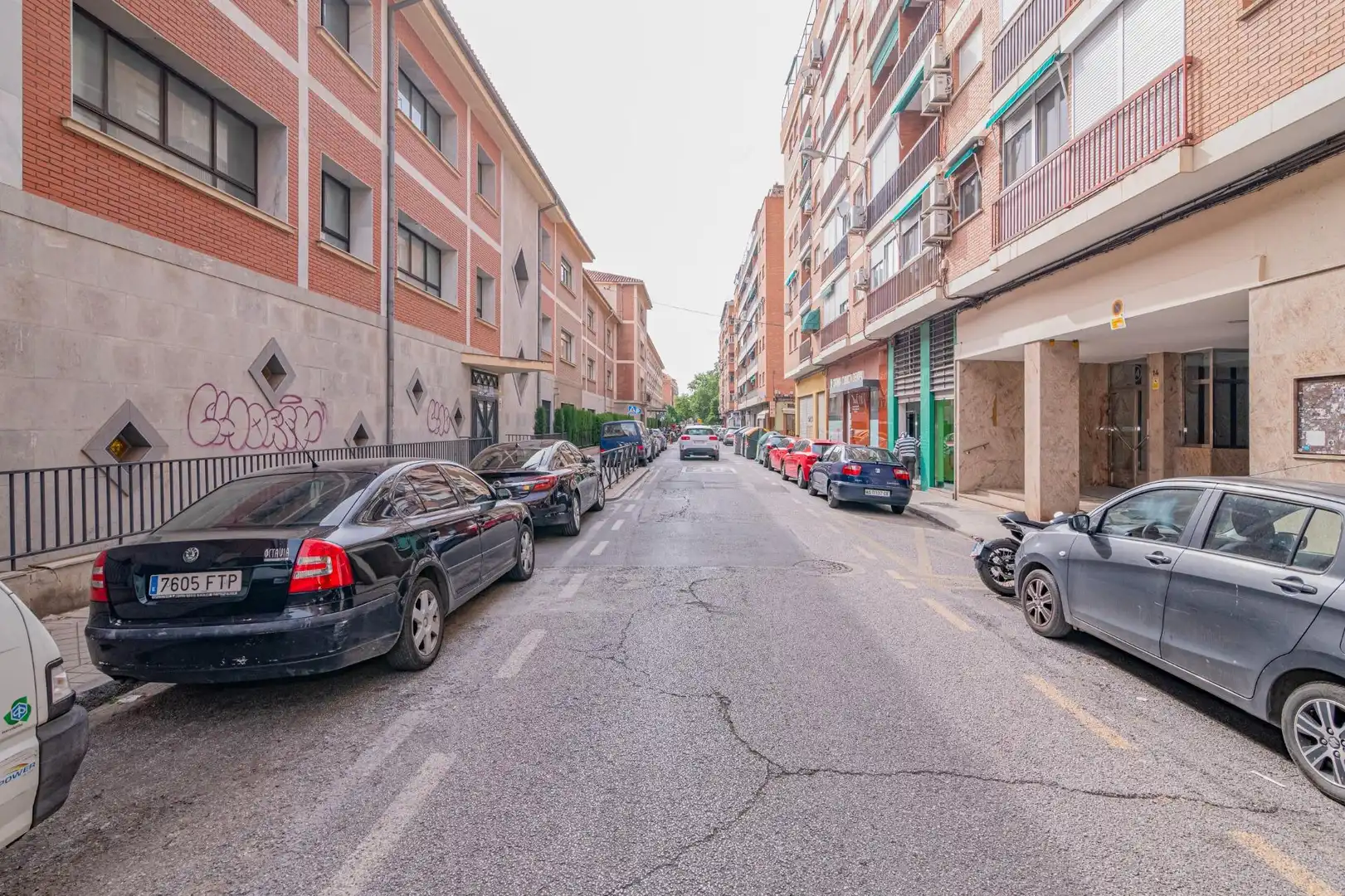 Vista exterior de Piso en venta en Granada con Aire acondicionado, Calefacción y Balcón