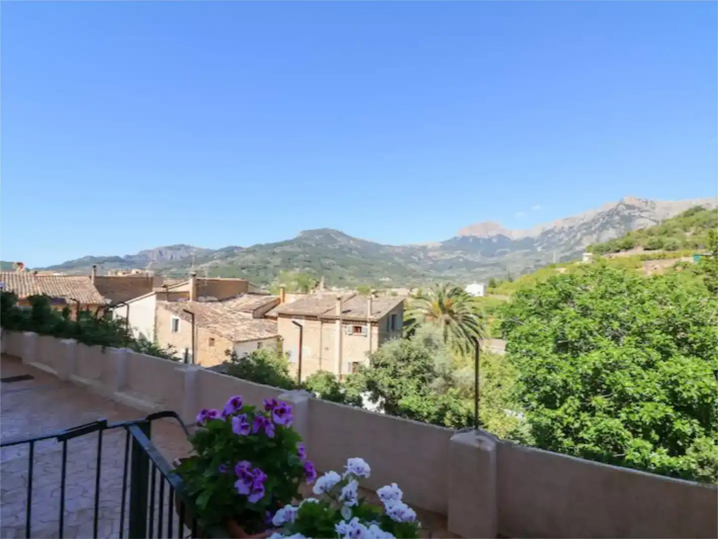 Vista exterior de Pis en venda en Sóller amb Balcó