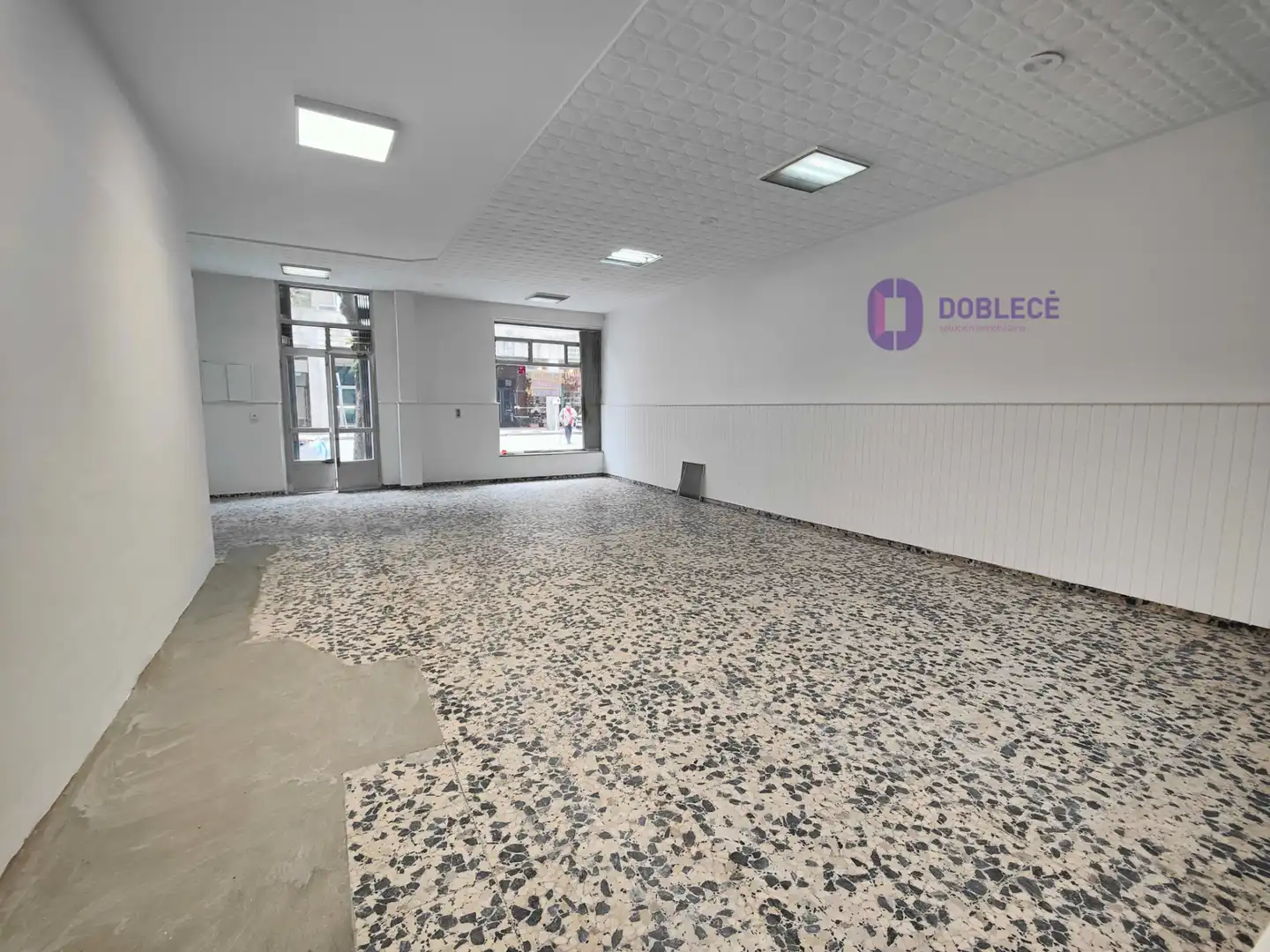 Local comercial en venta en Rúa de Pizarro 11, imagen 2
