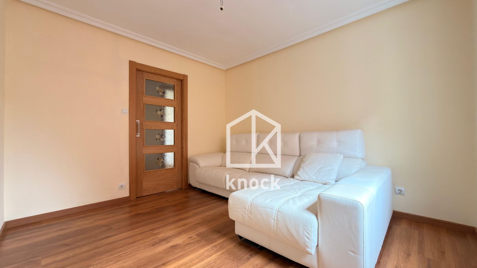 Living room of Flat for sale in Oviedo   with Heating, Storage room and Furnished