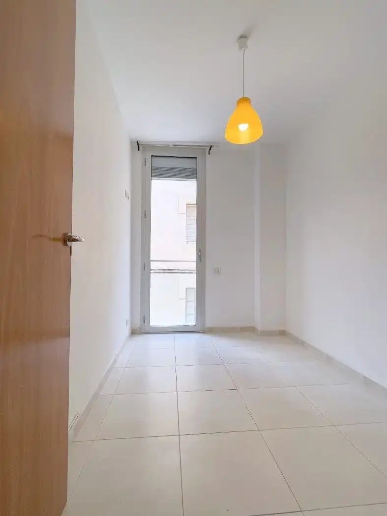 Flat for rent in Mataró  with Air Conditioner, Heating and Oven