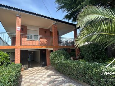 Villa con balcone in vendita a Piera