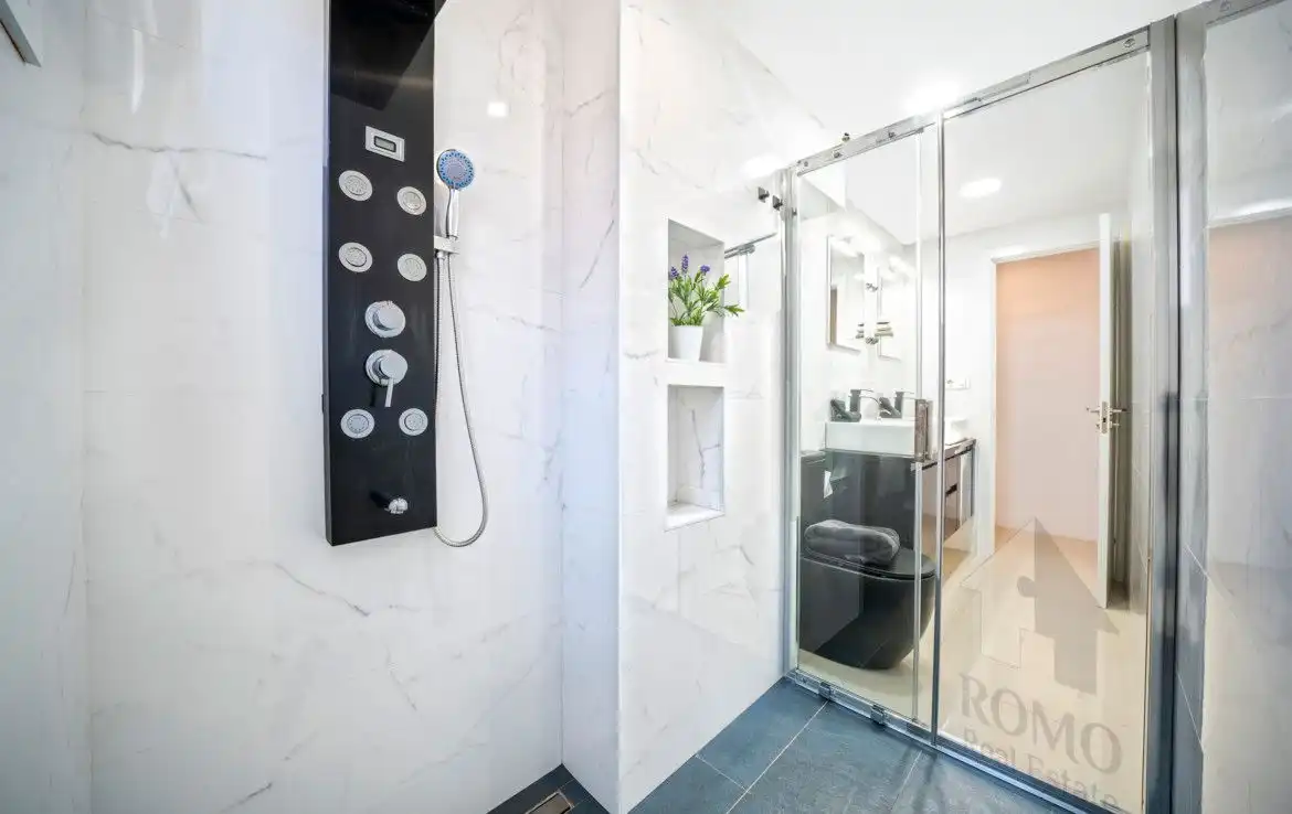 Baño de Piso en venta en Santa Perpètua de Mogoda con Aire acondicionado y Calefacción