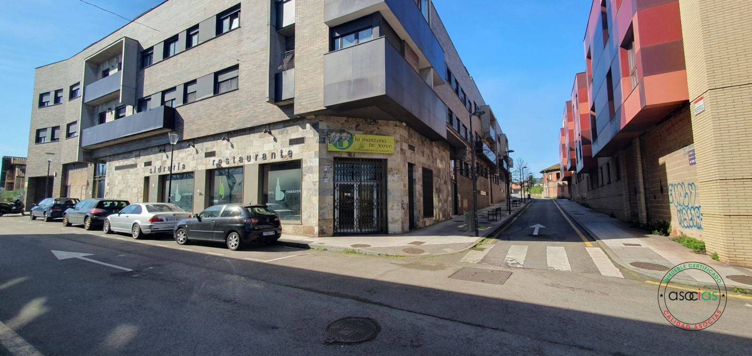 Vista exterior de Local en venda en Gijón 