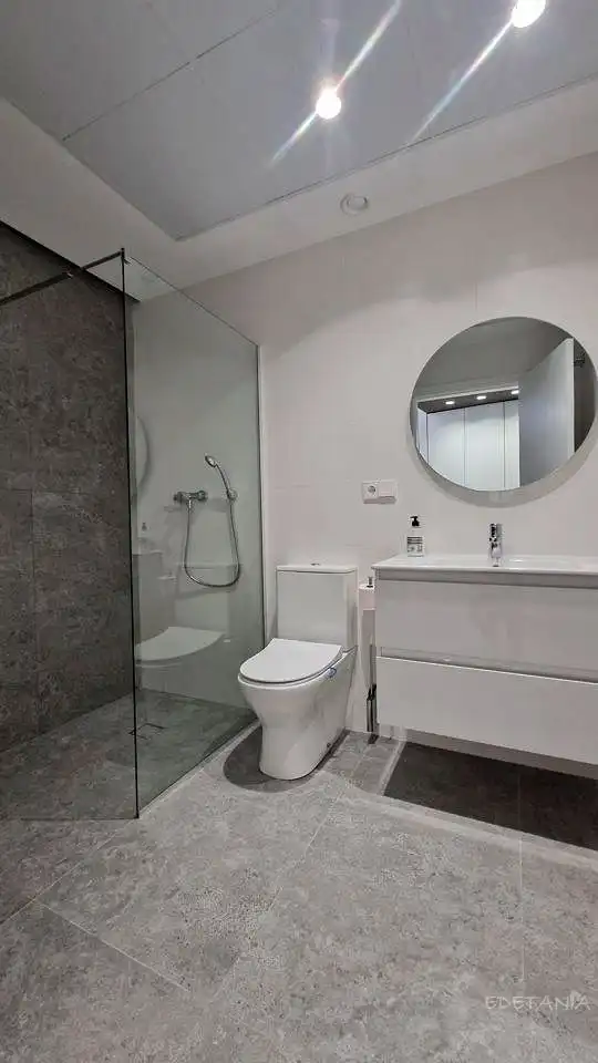 Badezimmer von Erdgeschoss zur Miete in Vinalesa mit Klimaanlage, Möbliert und Internet