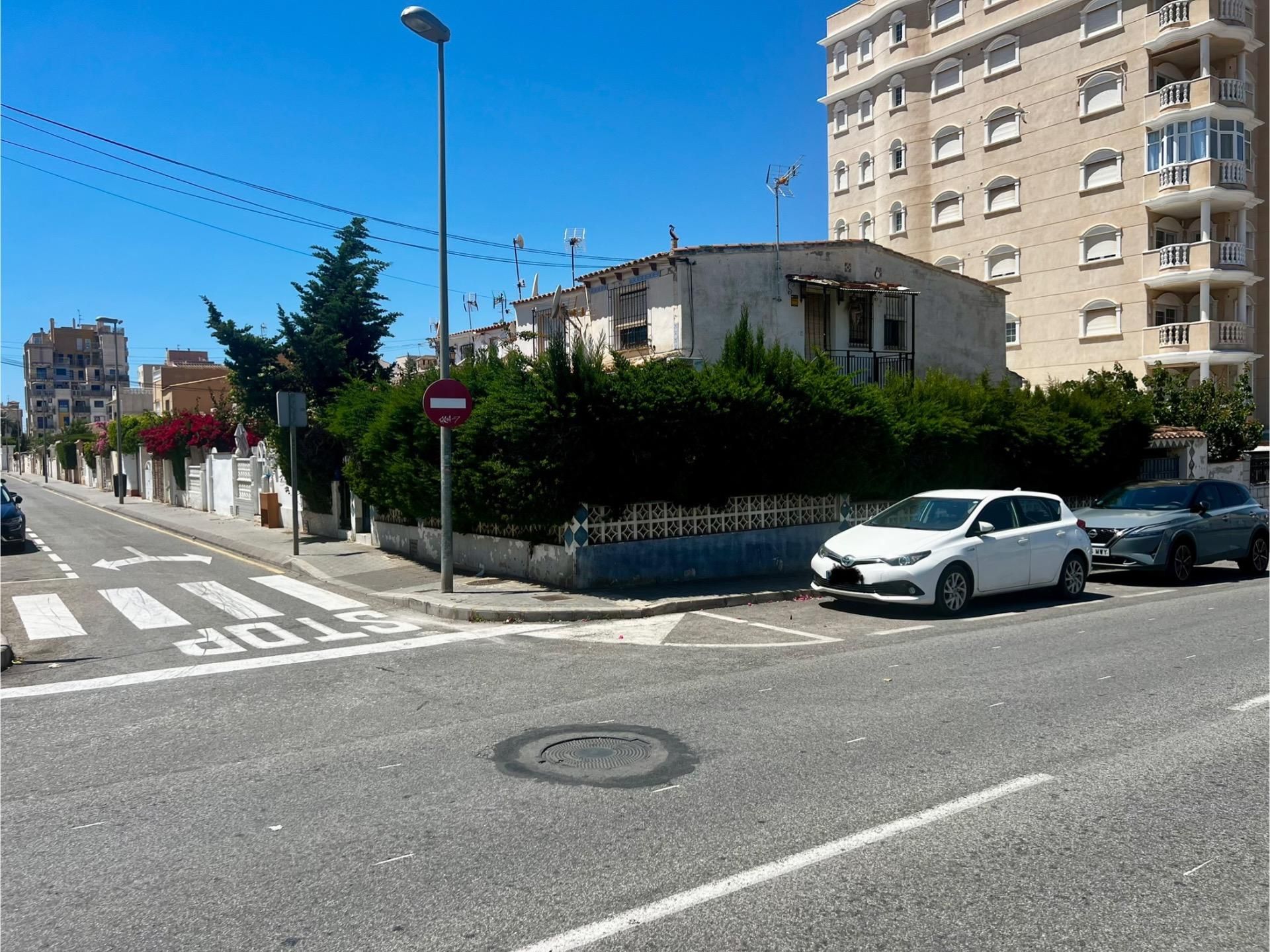 Vista exterior de Dúplex en venta en Torrevieja con Jardín privado y Terraza