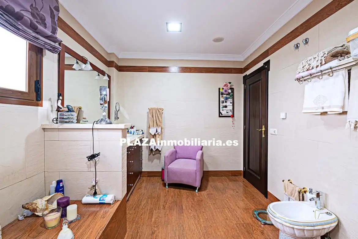 Habitación de Casa o chalet en venta en Lucena con Aire acondicionado, Trastero y Piscina