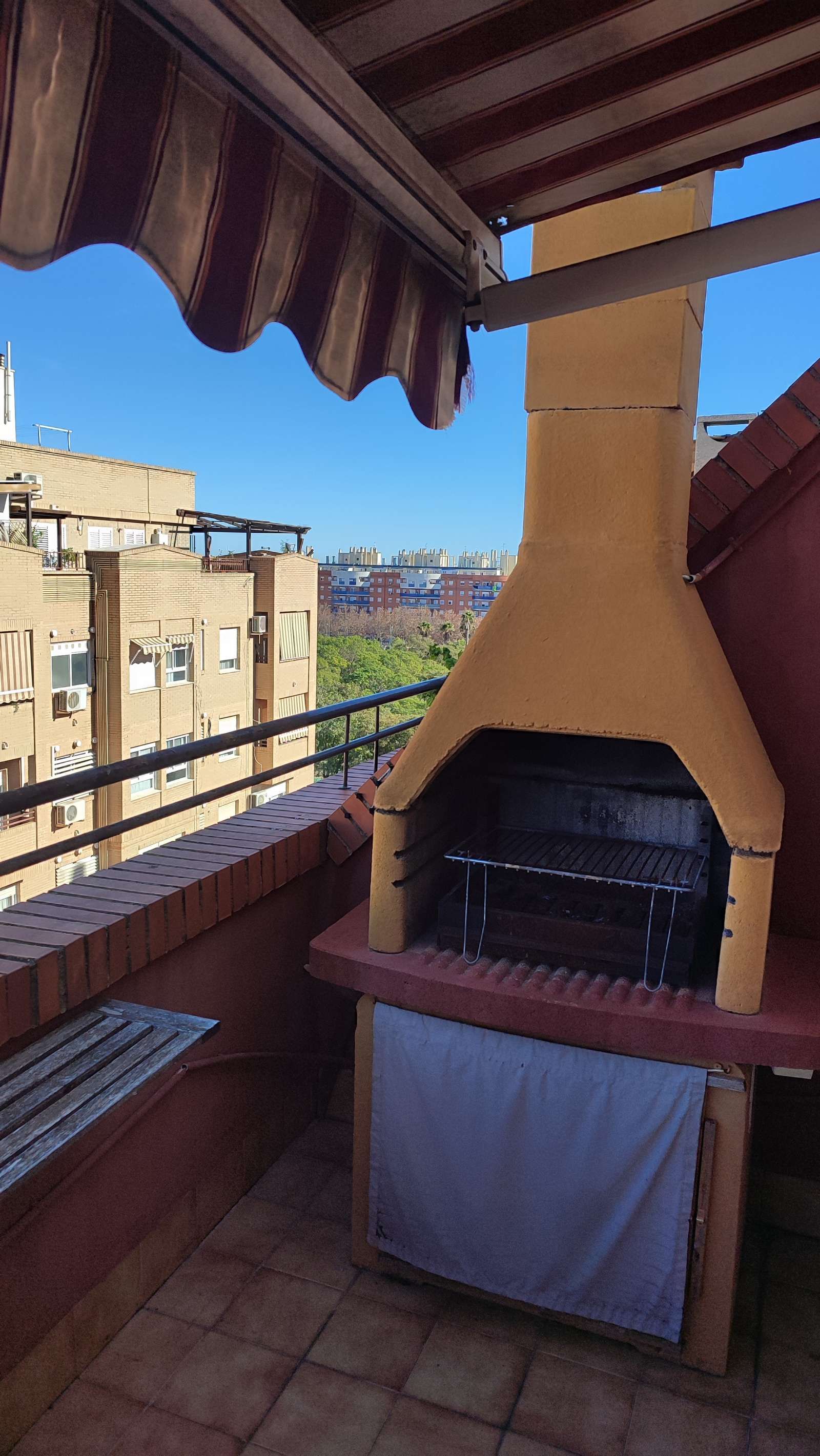 Terrace of Apartment to share in Alaquàs  with Air Conditioner, Terrace and Furnished