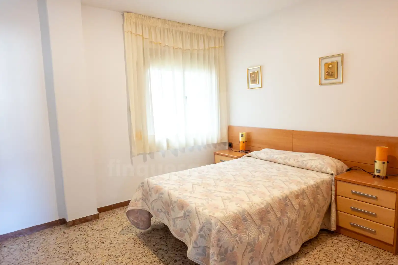 Habitación de Piso en venta en L'Hospitalet de Llobregat con Calefacción y Balcón