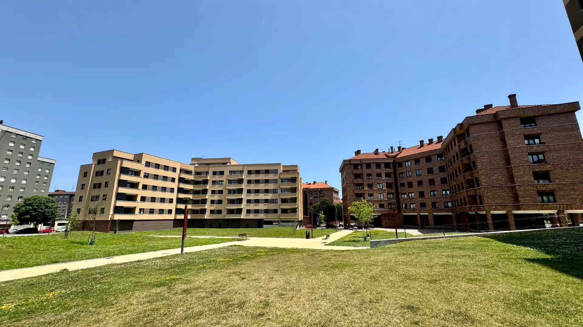 Vista exterior de Pis en venda en Gijón  amb Calefacció, Parquet i Terrassa