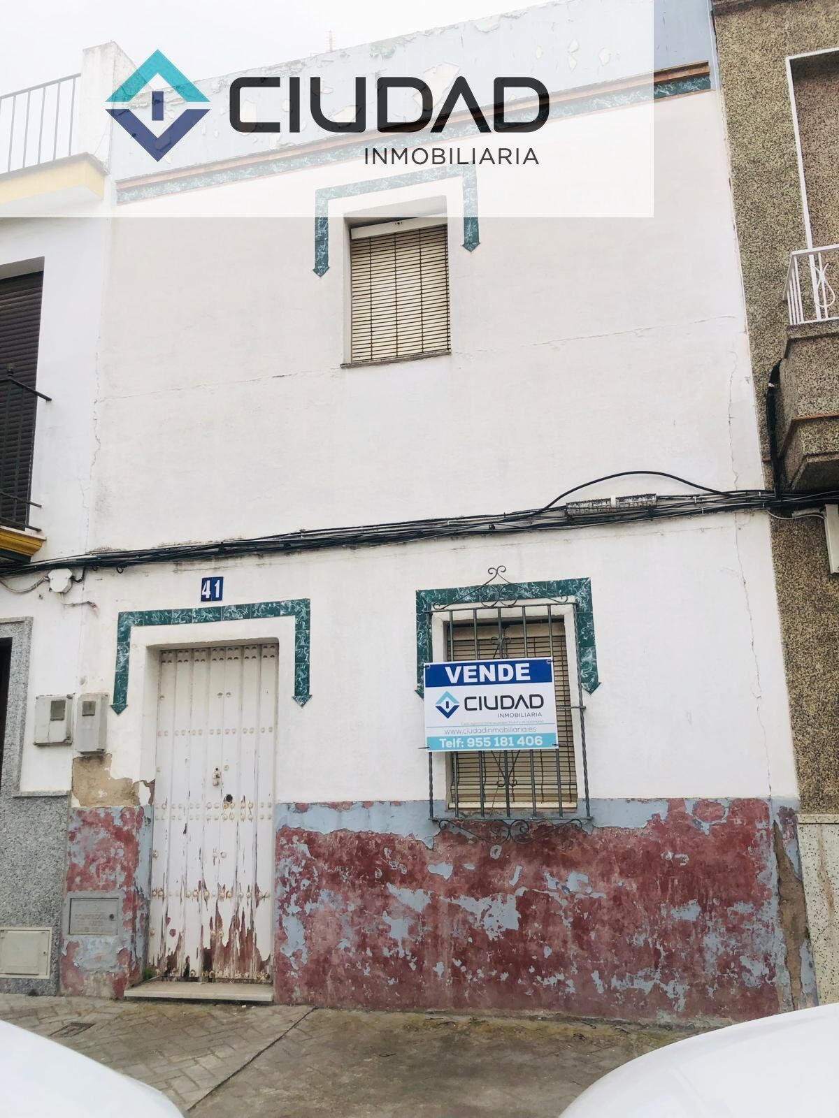 Vista exterior de Casa o xalet en venda en Arahal amb Terrassa