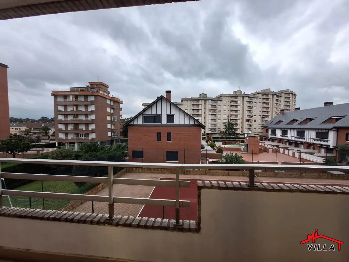 Terrassa de Pis de lloguer en Laredo amb Calefacció, Moblat i Balcó