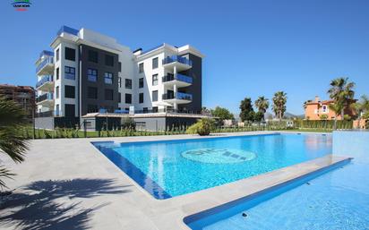 Piscina de Apartament en venda en Oliva amb Aire condicionat, Calefacció i Terrassa