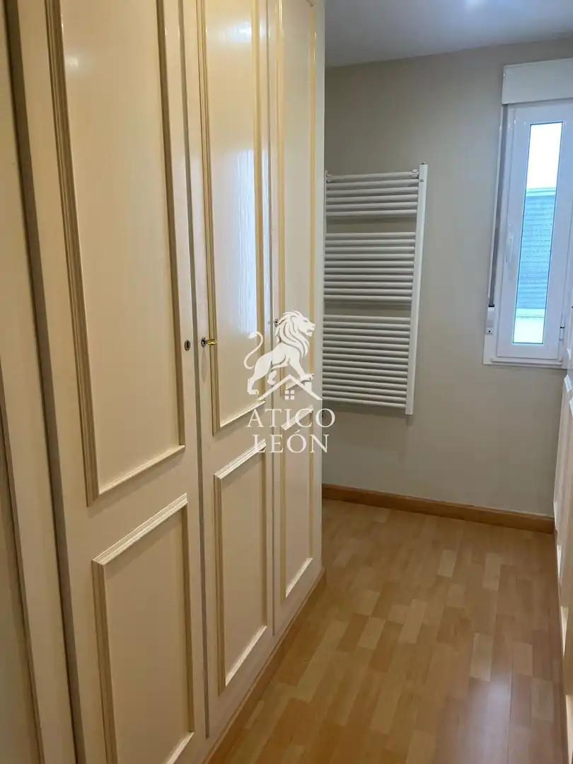 Piso en venta en León Capital  con Calefacción y Trastero