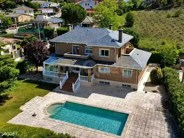 Detached house with garden for sale in Villar del Olmo