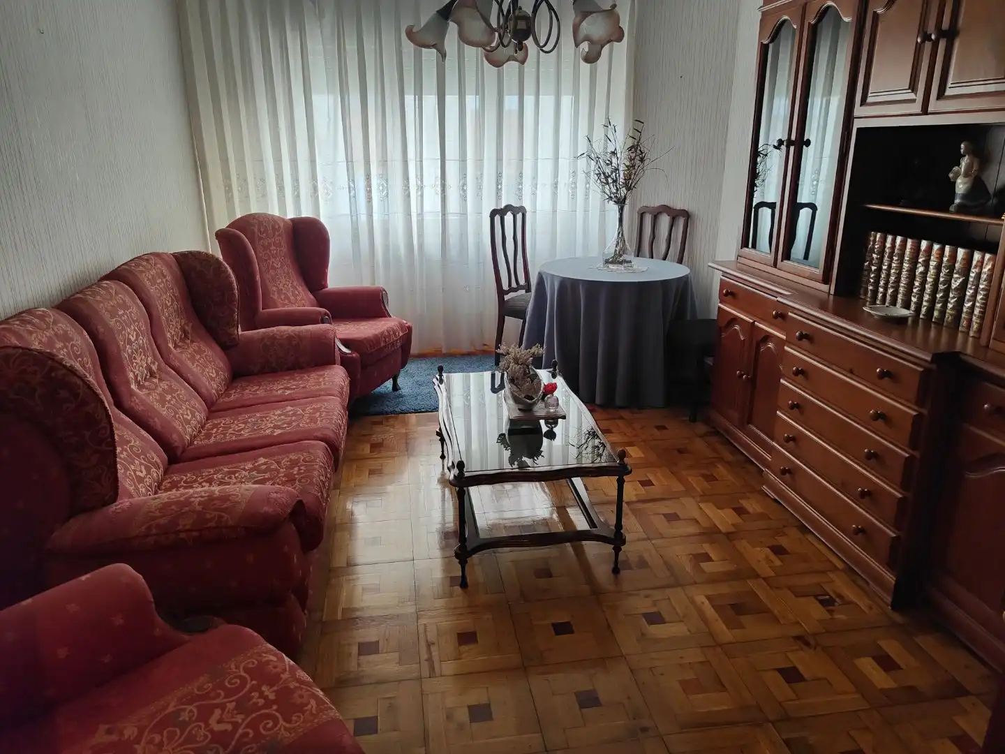 Sala d'estar de Pis en venda en Langreo amb Balcó