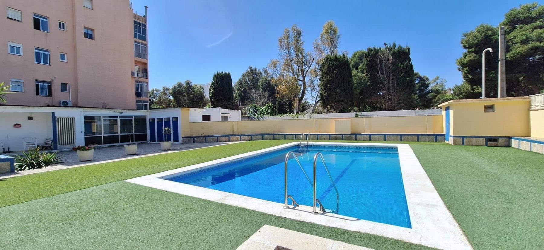 Piscina de Estudi en venda en El Vendrell amb Balcó, Alarma i Piscina comunitària