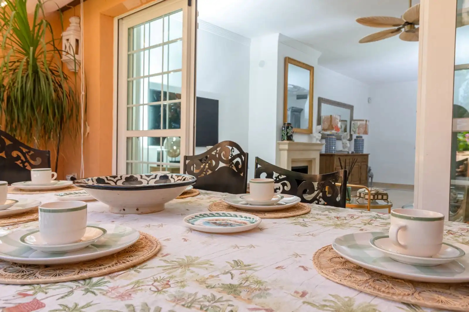 Comedor de Casa adosada de alquiler en Marbella con Aire acondicionado, Amueblado y Horno