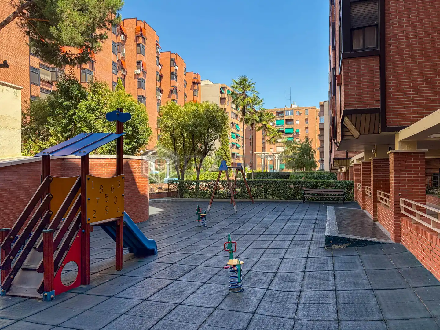 Piso en venta en Av. de la Ciudad de Barcelona, Pacífico