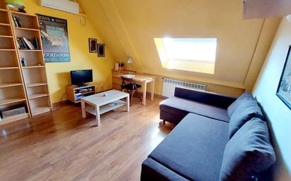 Living room of Study to rent in  Madrid Capital  with Air Conditioner, Furnished and Washing machine