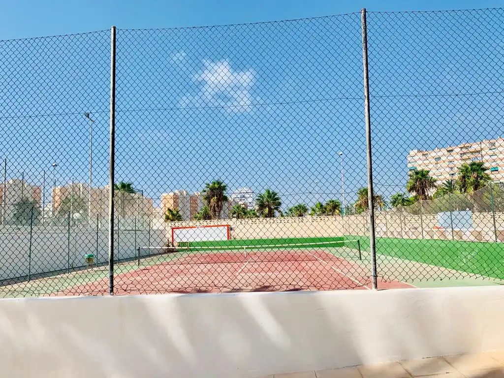 Vista exterior de Apartament en venda en Alicante / Alacant amb Moblat, Forn i Rentadora