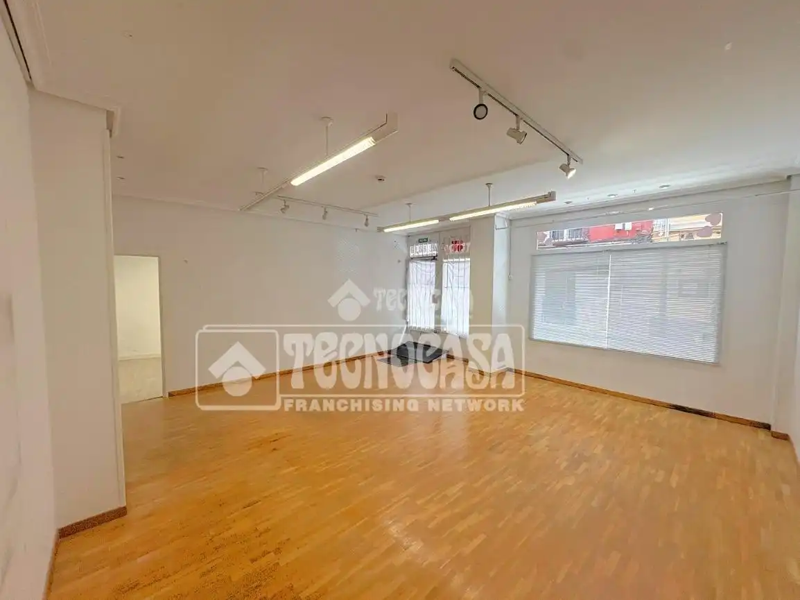 Local comercial de lloguer a Calle Fray Luis de León, imagen 3