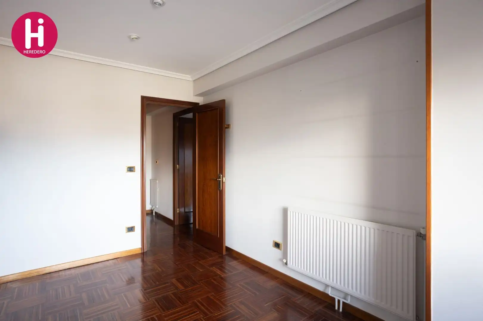 Schlafzimmer von Wohnung zum Verkauf in Vigo  mit Heizung und Abstellraum