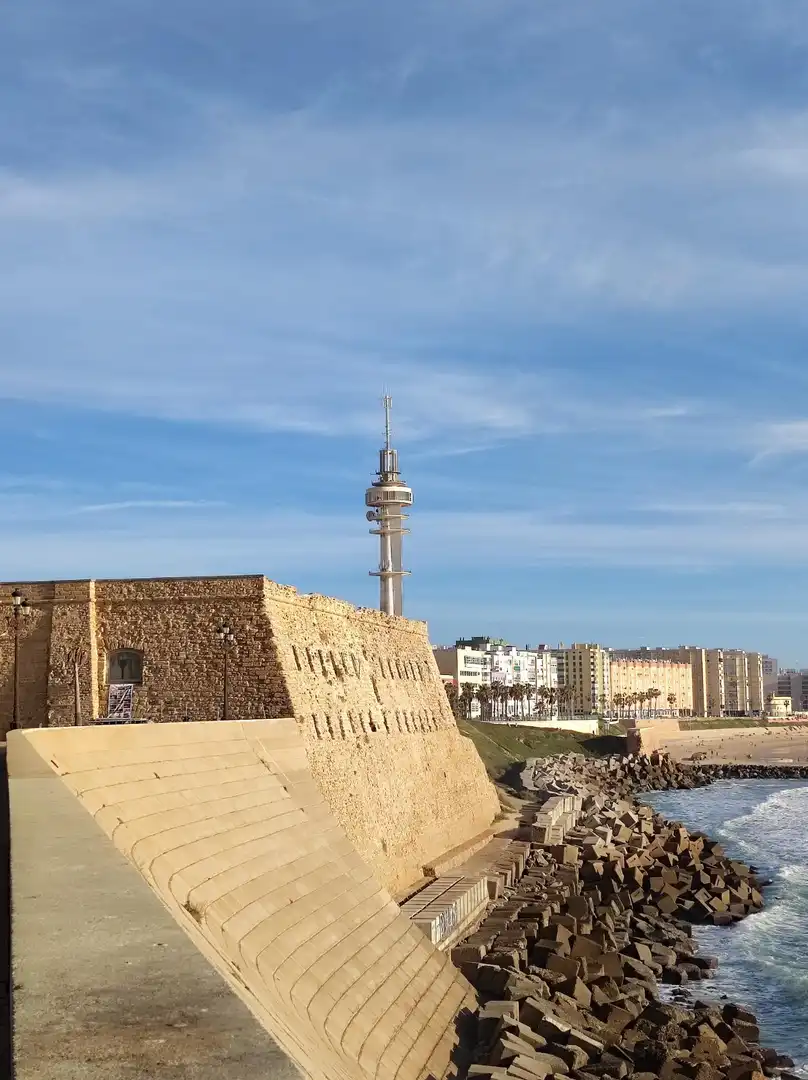 Vista exterior de Edificio en venta en Cádiz
