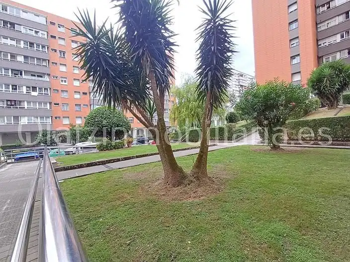 Exterior view of Flat for sale in Bilbao   with Heating, Terrace and Balcony