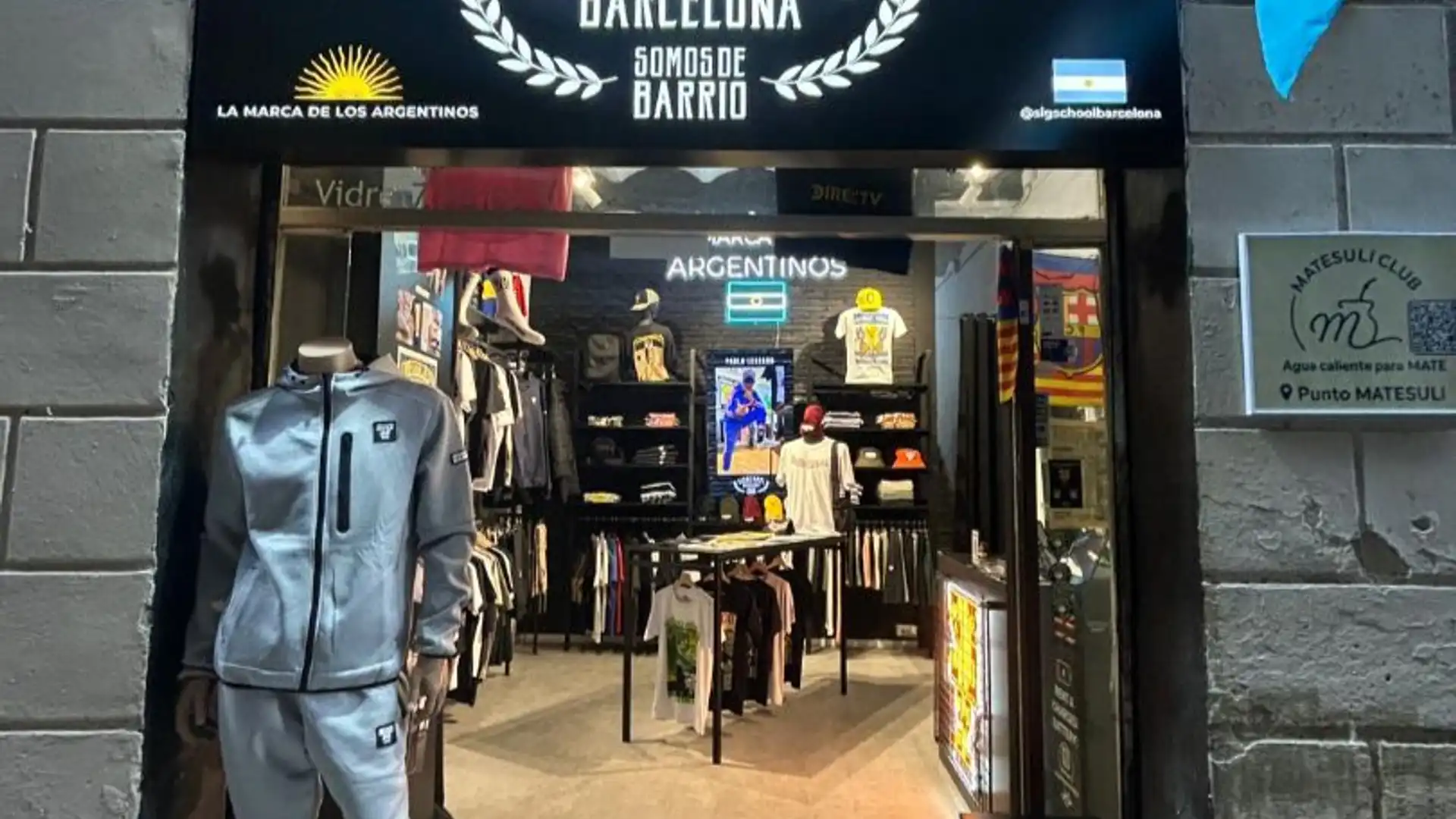 Premises for transfer in  Barcelona Capital  with Parquet flooring and Furnished