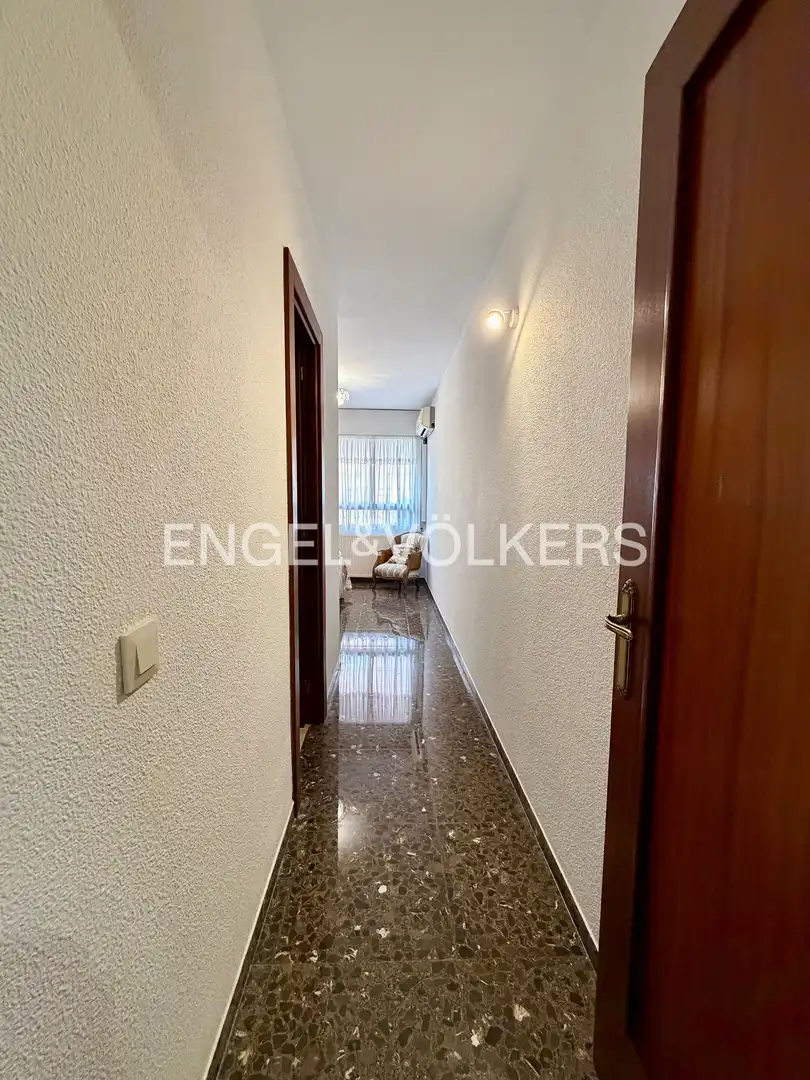 Flat for rent in Valencia  with Air Conditioner, Heating and Balcony
