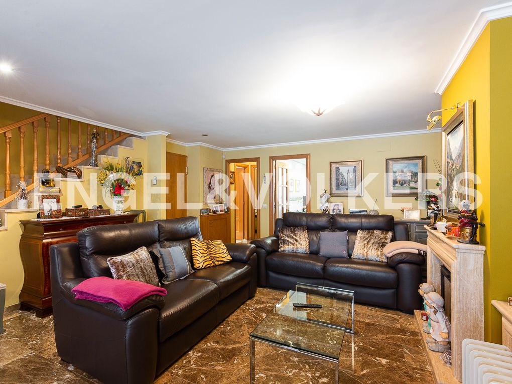 Living room of House or chalet for sale in Requena  with Air Conditioner, Heating and Terrace