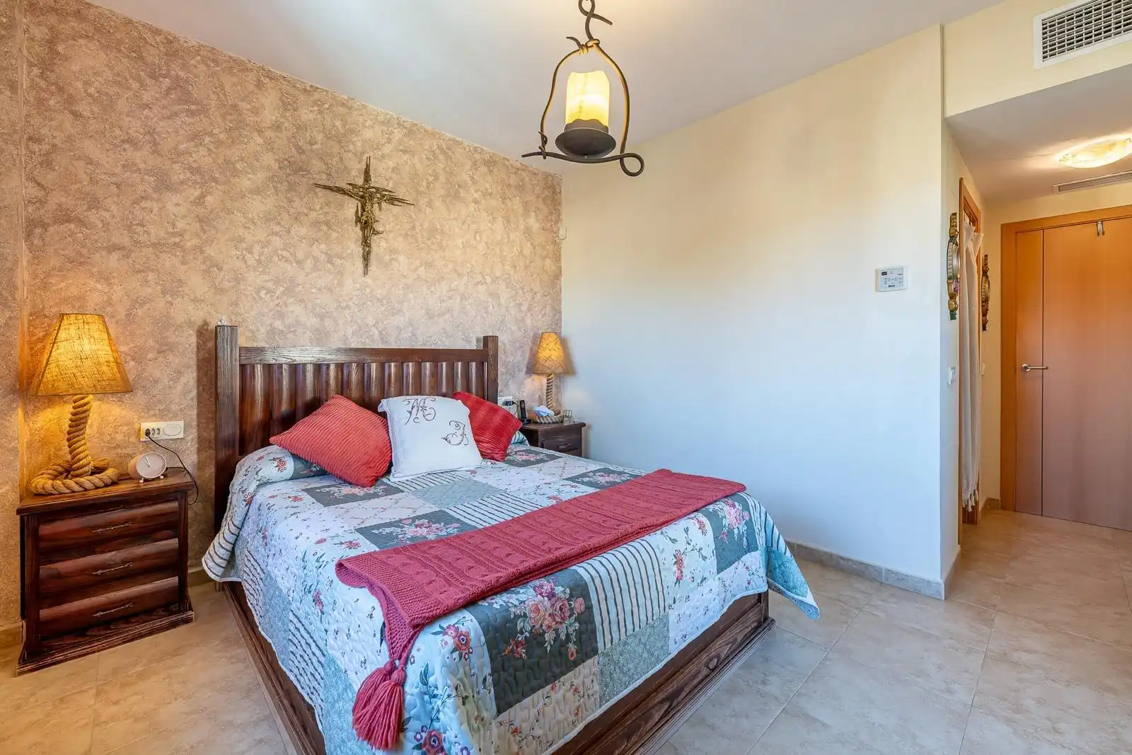 Habitación de Casa adosada en venta en Alhaurín de la Torre con Aire acondicionado, Jardín privado y Terraza