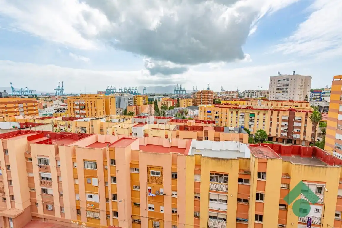 Exterior view of Flat for sale in Algeciras  with Furnished