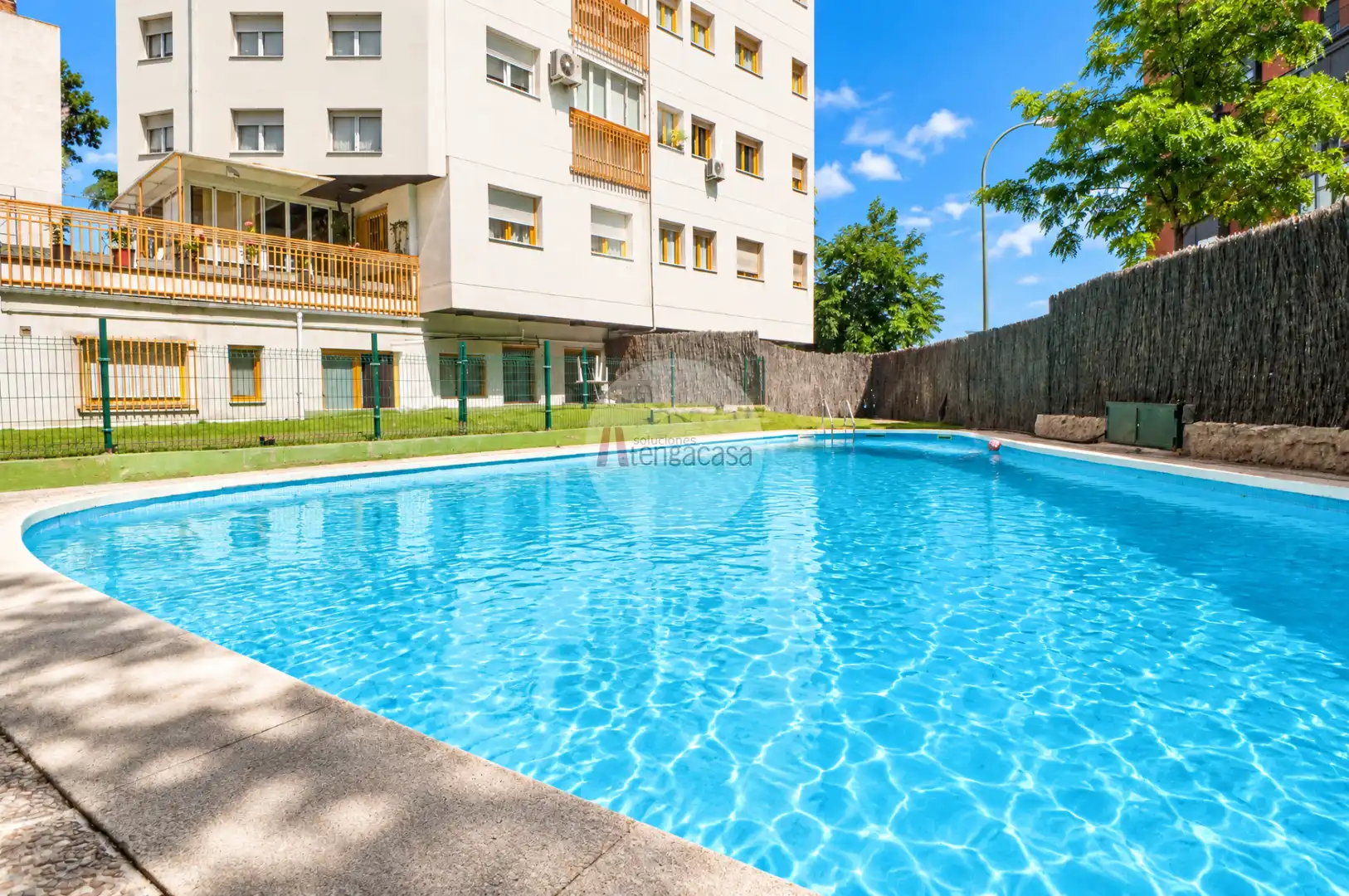 Flat with pool to rent in Calle del Doctor Juan José López Ibor