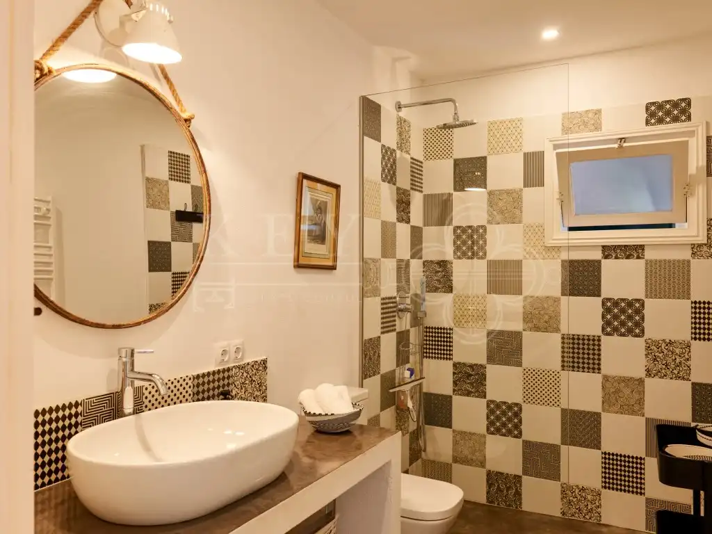 Bathroom of Houses for sale in Es Castell  with Air Conditioner, Heating and Private garden