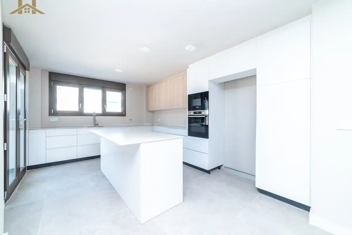 Kitchen of Houses for sale in Miraflores de la Sierra  with Heating, Private garden and Storage room